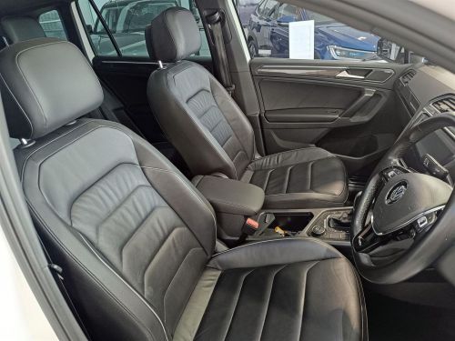 Volkswagen Tiguan 2.0TDI HighLine R-Line in Botswana