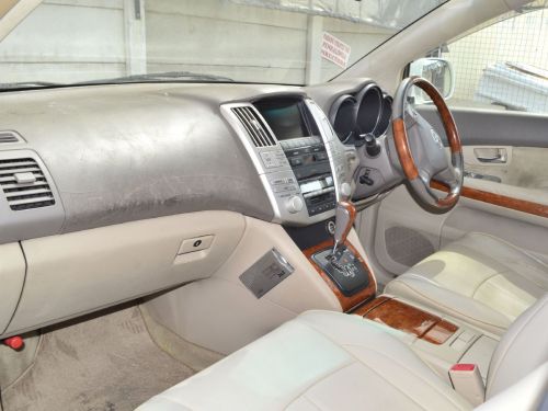Toyota Harrier 300G in Botswana