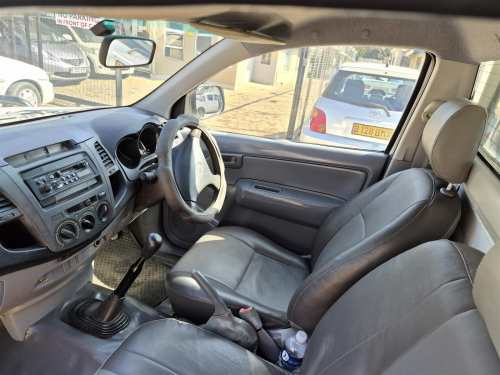 Toyota Hilux 2.5D in Botswana