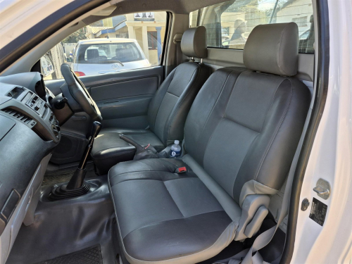 Toyota Hilux 2.5D in Botswana