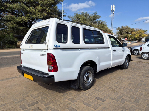 Toyota Hilux 2.5D in Botswana