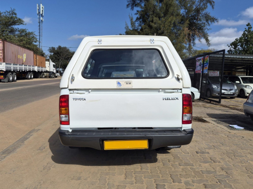 Toyota Hilux 2.5D in Botswana