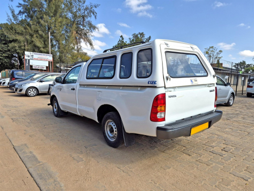 Toyota Hilux 2.5D in Botswana