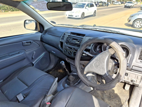 Toyota Hilux 2.5D in Botswana