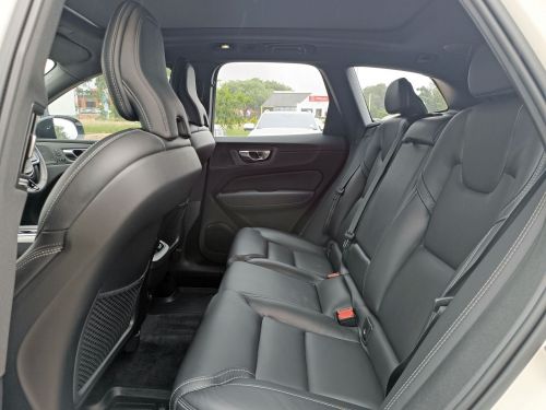 Volvo XC60 B5 AWD in Botswana