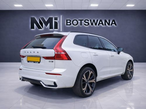Volvo XC60 B5 AWD in Botswana
