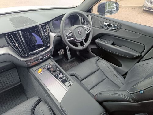 Volvo XC60 B5 AWD in Botswana