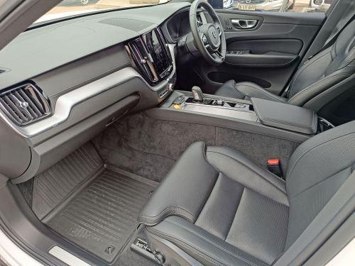 Volvo XC60 B5 AWD in Botswana