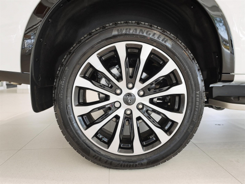 Ford Everest Platinum AWD 3.0L A/T10 in Botswana