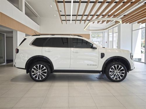 Ford Everest Platinum AWD 3.0L A/T10 in Botswana