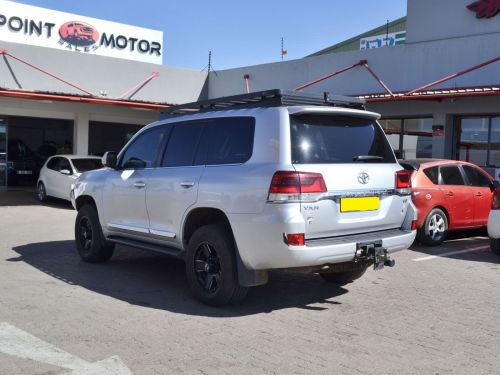 Toyota Land Cruiser 200 Series VX.R V8 in Botswana