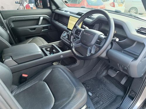 Land Rover Defender 110 3.0L in Botswana