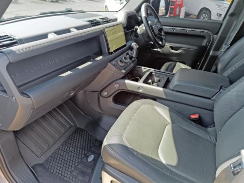 Land Rover Defender 110 3.0L in Botswana