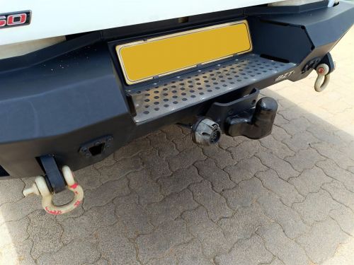 Toyota Hilux Legend 50 2.8GD-6 4x4 A/T in Botswana
