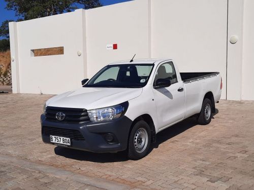 Toyota Hilux 2.0 VVTI A/C in Botswana