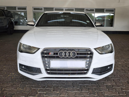 Audi S4 Quattro S Tronic V6T in Botswana