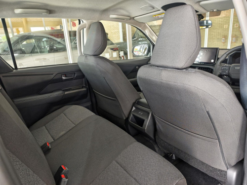 Toyota Hilux Raider 2.8GD-6 A/T in Botswana