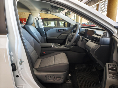 Toyota RAV4 2.5 HEV GX in Botswana