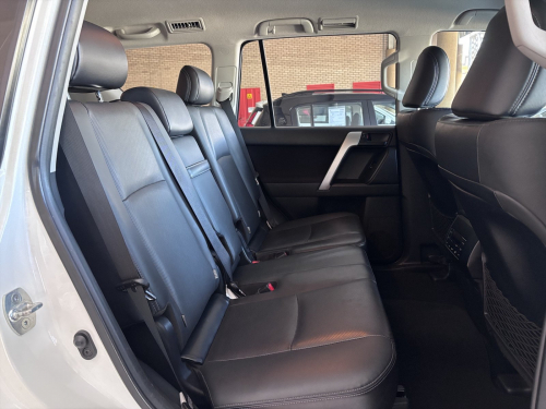 Toyota Land Cruiser  PRADO 2.8 GD-6 TX in Botswana