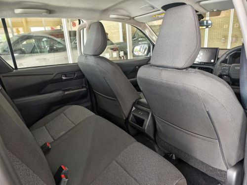 Toyota Hilux Raider 2.8GD-6 A/T in Botswana
