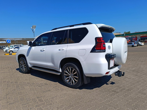 Toyota Land Cruiser Prado VX 2.8 GD-6 in Botswana