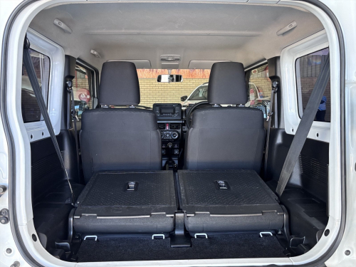 Suzuki JIMNY 1.5 GL in Botswana
