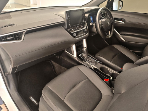 Toyota Corolla Cross 1.8L XS HEV in Botswana