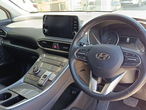 Hyundai Santa Fe R2.2 Executive in Botswana