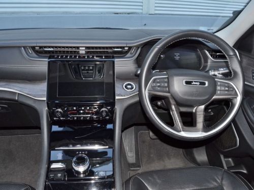 Jeep Grand Cherokee Limited - 4x4 - 8 AT in Botswana