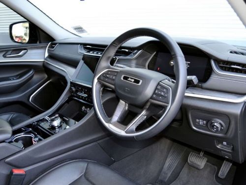 Jeep Grand Cherokee Limited - 4x4 - 8 AT in Botswana