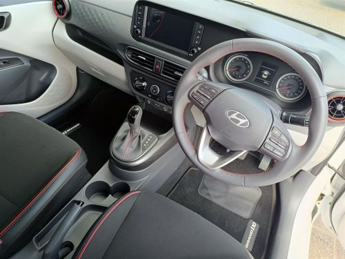 Hyundai Grand i10 1.2 Executive Sedan in Botswana
