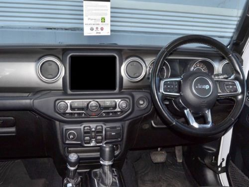 Jeep Wrangler Sahara Unlimited V6 in Botswana