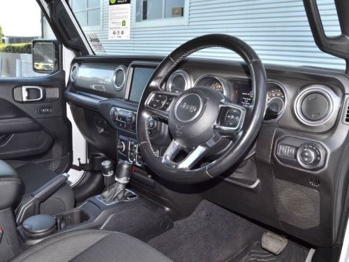 Jeep Wrangler Sahara Unlimited V6 in Botswana