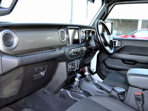 Jeep Wrangler Sahara Unlimited V6 in Botswana