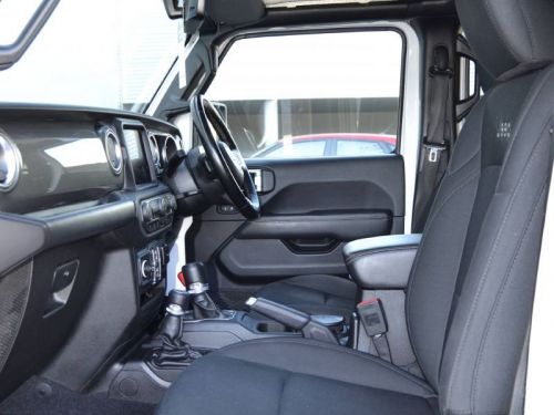 Jeep Wrangler Sahara Unlimited V6 in Botswana