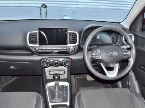 Hyundai Venue TGDi Fluid DCT in Botswana