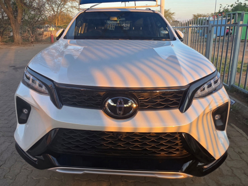 Toyota Fortuner 2.8 GD6 4x4 VX AT in Botswana