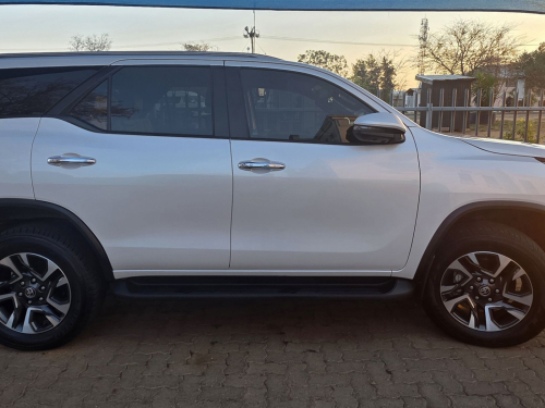 Toyota Fortuner 2.8 GD6 4x4 VX AT in Botswana