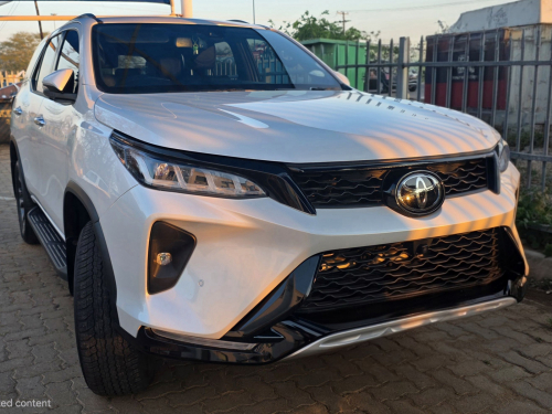 Pre-owned Toyota Fortuner 2.8 GD6 4x4 VX AT for sale in 