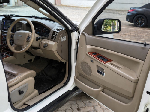 Jeep Grand Cherokee Limited 4.7 V8 4x4 in Botswana