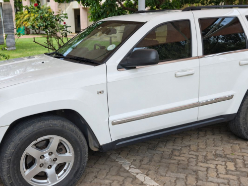 Jeep Grand Cherokee Limited 4.7 V8 4x4 in Botswana