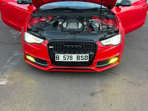 Audi S5 4.2 FSI V8 in Botswana