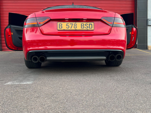 Audi S5 4.2 FSI V8 in Botswana
